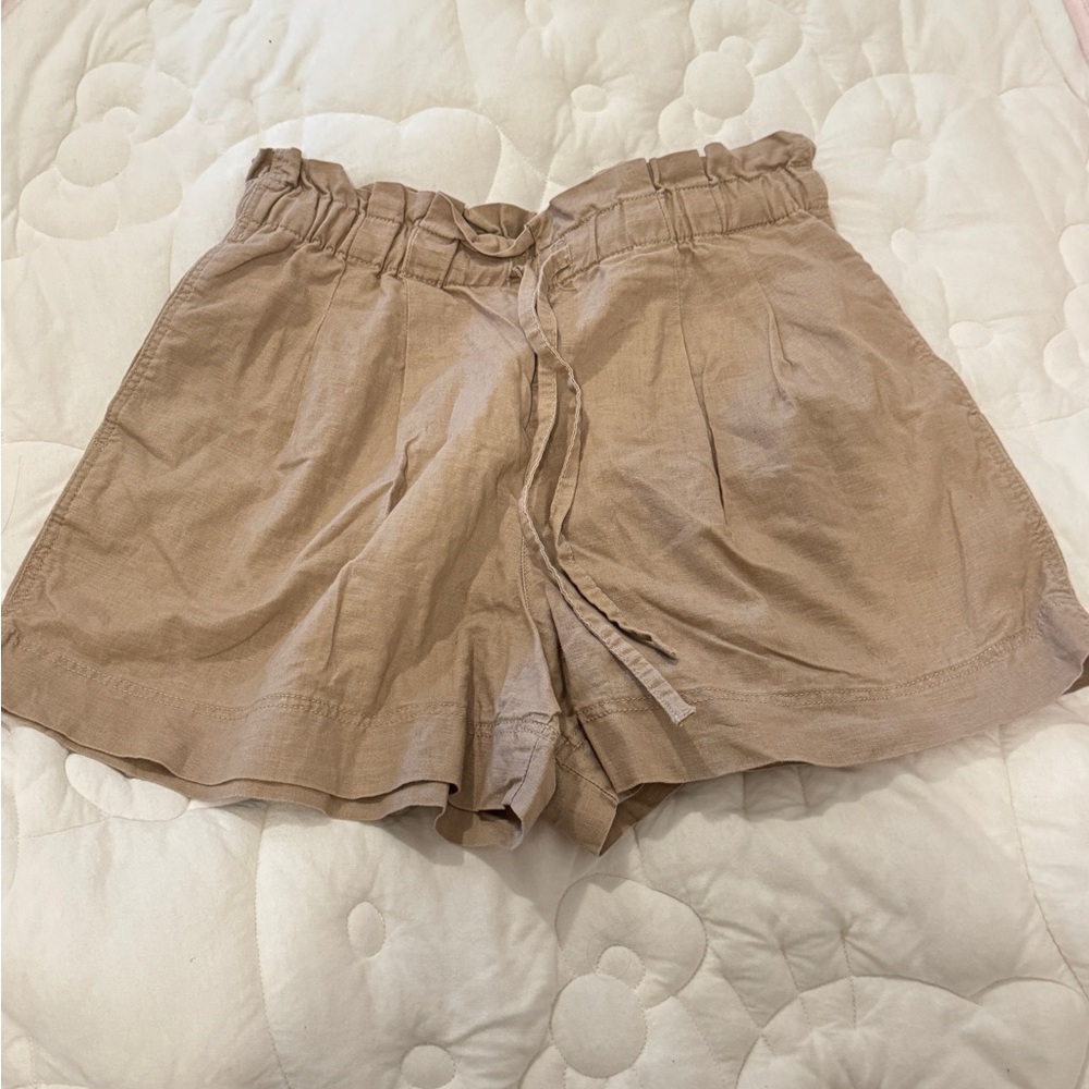 Uniqlo Tan High Waist Shorts with Relaxed Fit